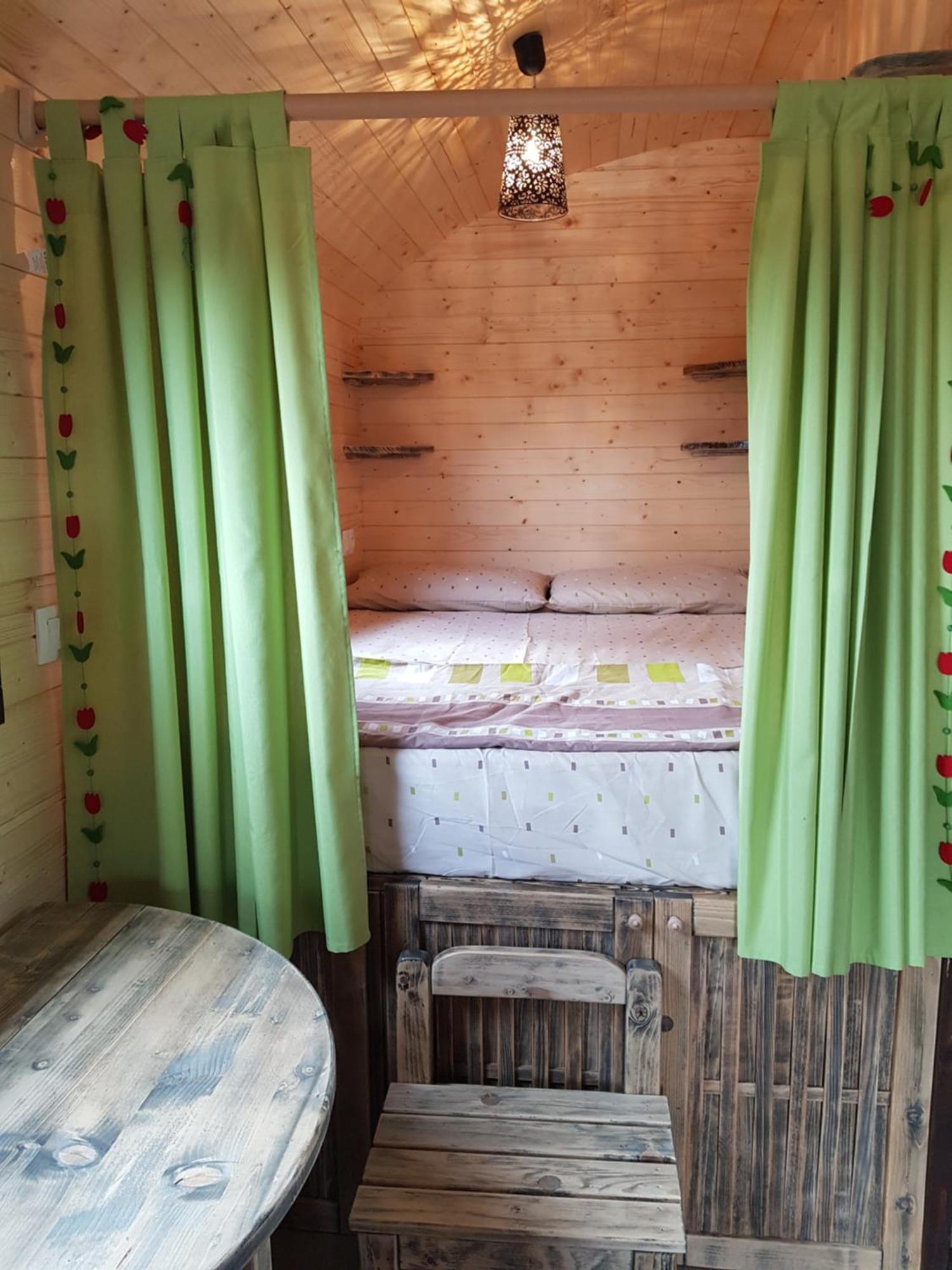 Roulotte Et Gite De Chiroubles Buitenkant foto